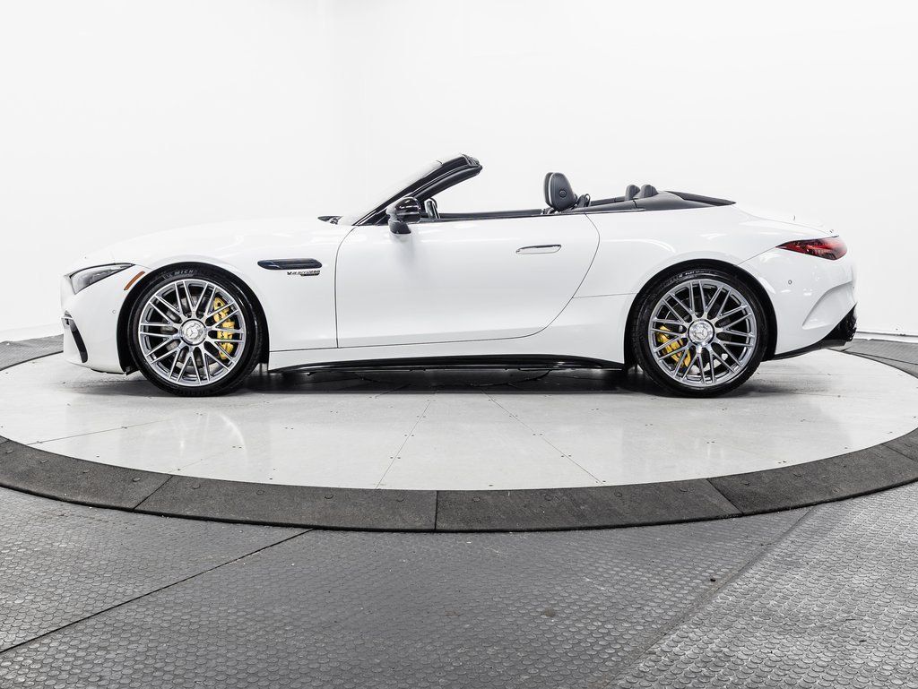 Used 2022 Mercedes-Benz SL 55 AMG 4MATIC w/ Driver Assistance Package image 5