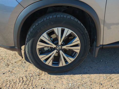 Used 2021 Nissan Rogue SV image 11