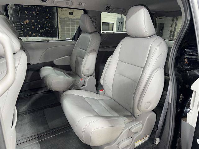 Certified 2017 Toyota Sienna XLE w/ XLE Navigation Package AWD/4WD image 17