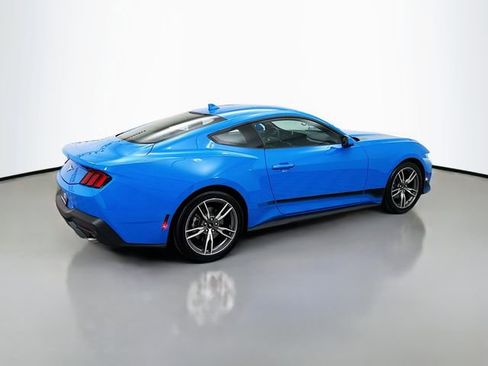 Used 2024 Ford Mustang Coupe image 7