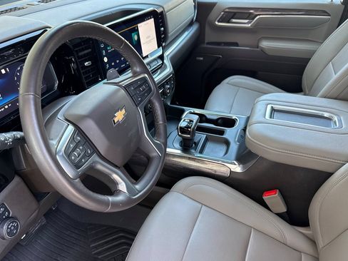 Used 2022 Chevrolet Silverado 1500 LTZ AWD/4WD image 9
