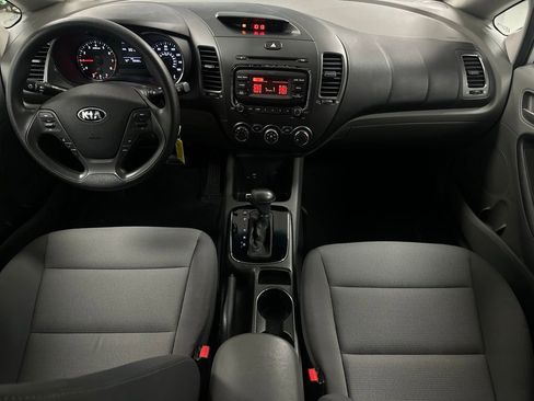 Used 2017 Kia Forte LX image 3