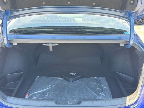 Used 2023 Hyundai Elantra SEL w/ Preferred Accessory Package FWD image 12