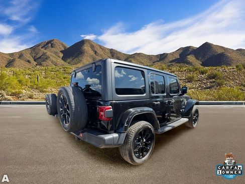 Used 2023 Jeep Wrangler Unlimited Sahara w/ Cold Weather Group AWD/4WD image 4