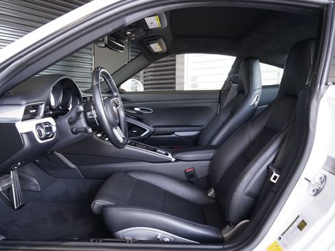 Certified 2017 Porsche 911 Carrera RWD image 12