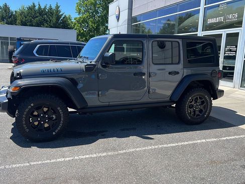 Used 2023 Jeep Wrangler Unlimited w/ Cold Weather Group AWD/4WD image 4