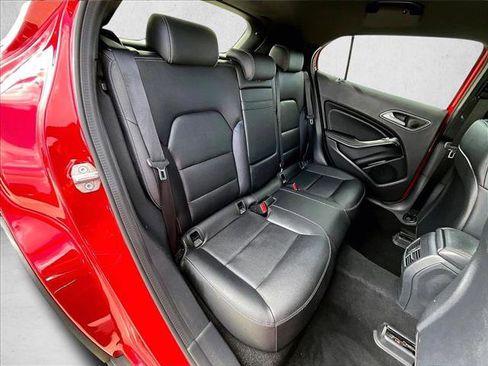 Used 2020 Mercedes-Benz GLA 250 4MATIC image 29