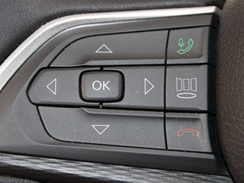 Used 2024 Jeep Grand Cherokee L Altitude AWD/4WD image 26