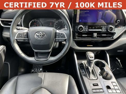 Used 2023 Toyota Highlander XLE AWD/4WD image 18