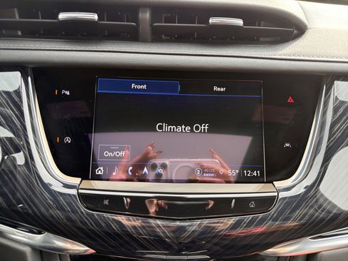 Used 2023 Cadillac XT6 Premium Luxury image 23