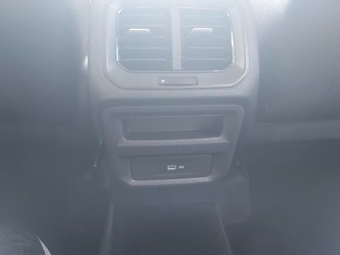 Certified 2025 Volkswagen Taos SE AWD/4WD image 12
