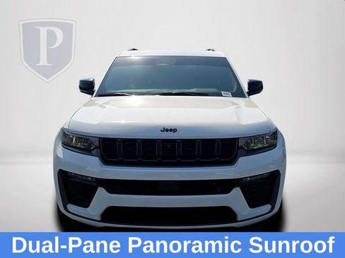 Used 2026 Jeep Grand Cherokee Limited AWD/4WD image 12