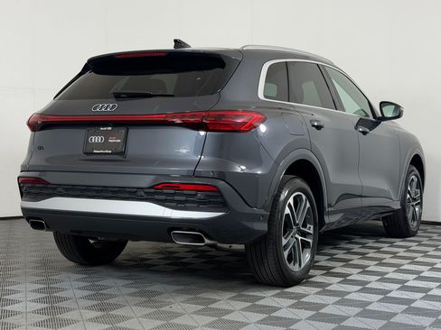 Used 2025 Audi Q5 Premium w/ Convenience Package AWD/4WD image 9