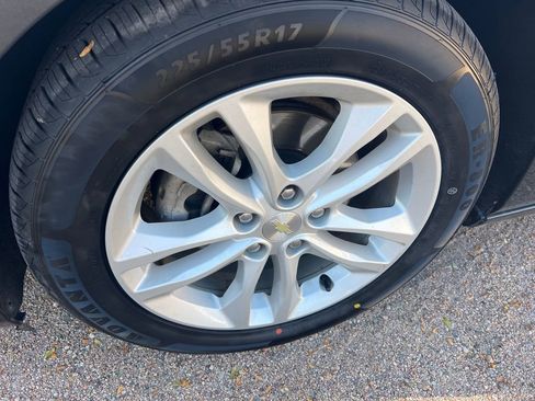 Used 2016 Chevrolet Malibu LT image 15