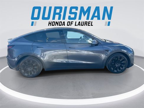 Used 2021 Tesla Model Y Long Range image 9