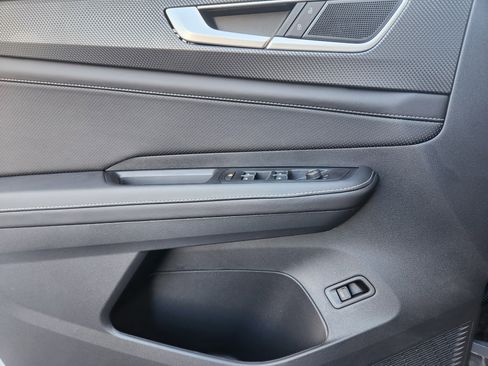 New 2026 Volkswagen Atlas Cross Sport SEL R-Line image 16