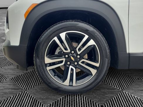 Used 2023 Chevrolet TrailBlazer LT FWD image 14