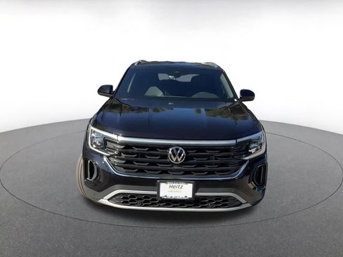 Used 2025 Volkswagen Atlas Cross Sport SE image 4