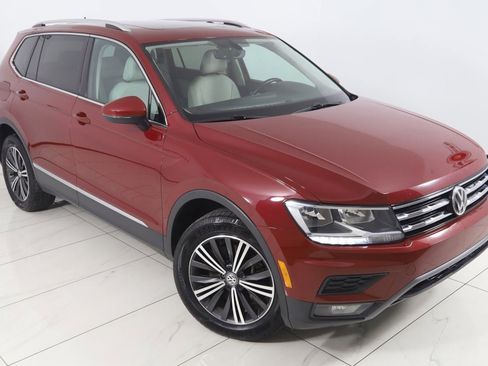 Used 2018 Volkswagen Tiguan SEL w/ 3rd Row Seat Package image 18
