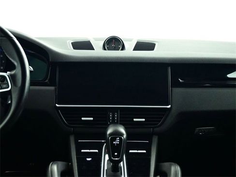 Used 2020 Porsche Cayenne S image 7