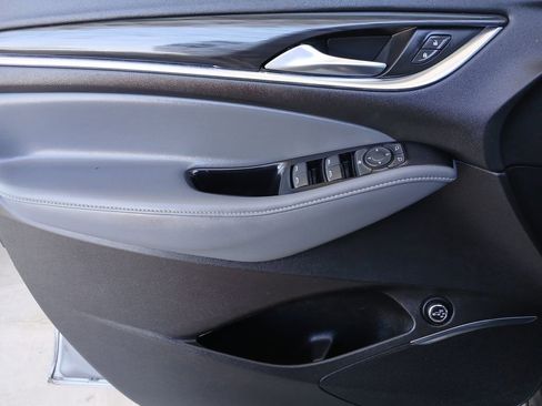 Certified 2019 Buick Enclave Essence FWD image 24