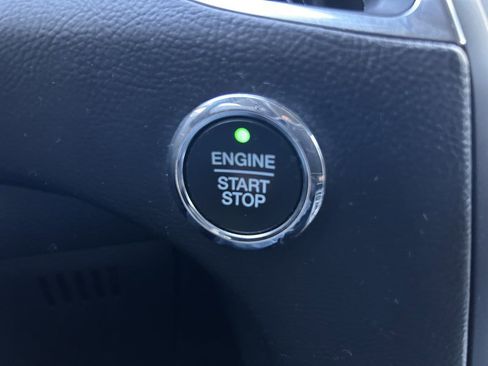 Used 2022 Ford Edge Titanium image 18