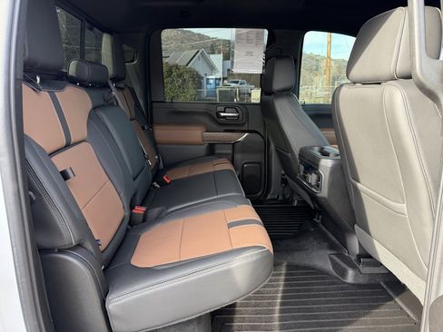 Used 2022 Chevrolet Silverado 2500 High Country w/ Z71 Off-Road Package image 14