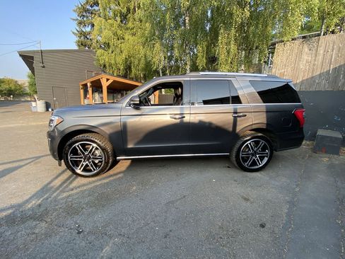Used 2020 Ford Expedition Limited w/ Special Edition Package AWD/4WD image 3