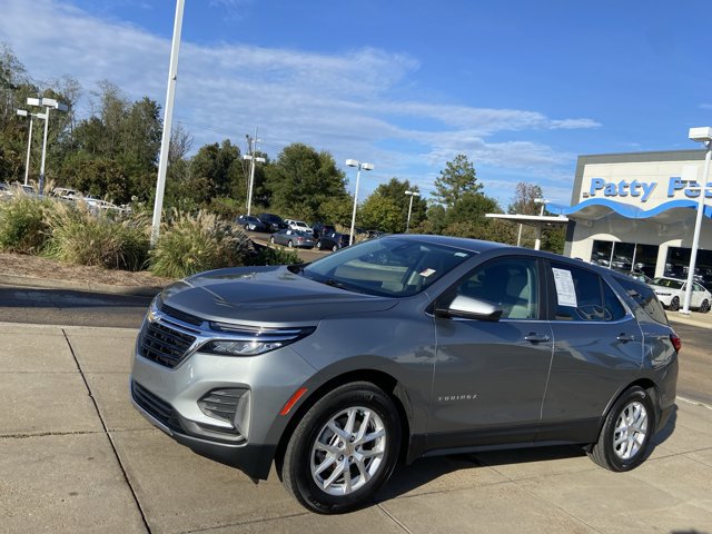 Used 2023 Chevrolet Equinox LT w/ Driver Convenience Package FWD image 4