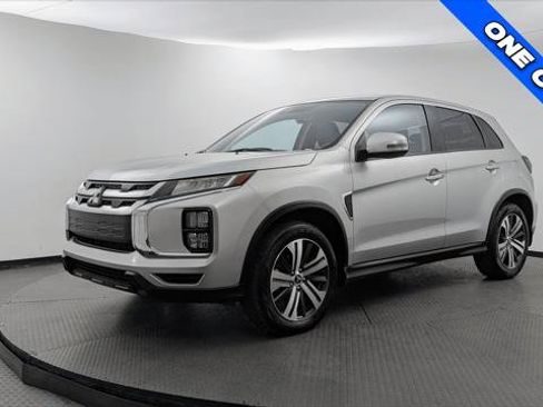 Used 2024 Mitsubishi Outlander Sport SE AWD/4WD image 2