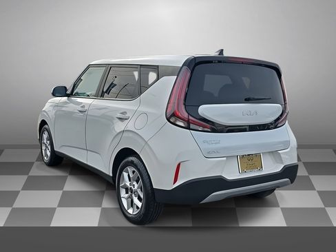 Used 2024 Kia Soul LX w/ Option Group 015 image 4