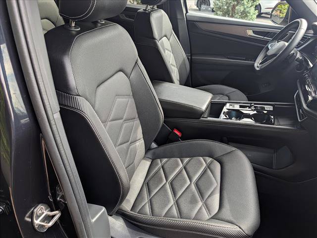 Used 2024 Volkswagen Atlas Cross Sport SE AWD/4WD image 13