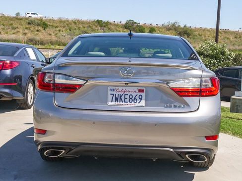 Used 2018 Lexus ES 350 350 w/ Navigation System Package image 8