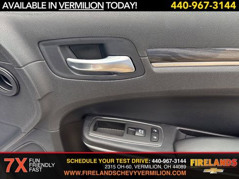 Used 2022 Chrysler 300 Touring w/ Sport Appearance Package image 27