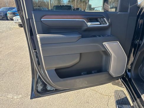 Used 2025 GMC Sierra 2500 Denali image 28