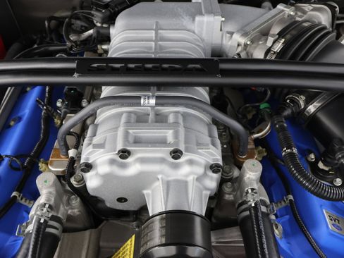 Used 2011 Ford Mustang Shelby GT500 w/ SVT Performance Pkg RWD image 19