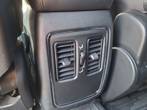 Used 2021 Jeep Grand Cherokee Laredo image 26