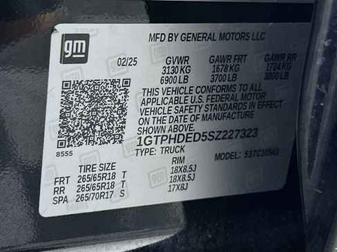 Used 2025 GMC Sierra 1500 SLT RWD image 12