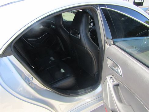 Used 2014 Mercedes-Benz CLA 250 image 8