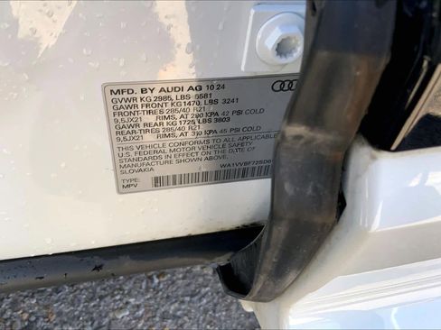 Used 2025 Audi Q7 3.0T Prestige image 33