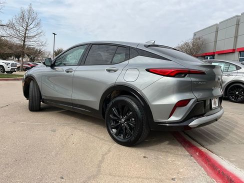 Used 2025 Buick Envista Sport Touring image 8