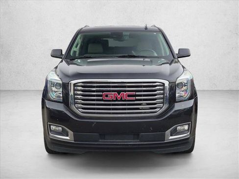 Used 2020 GMC Yukon XL SLT w/ Premium Edition RWD image 3