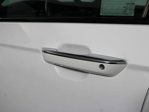 Used 2023 Jeep Grand Cherokee Overland w/ Advanced Protech Group III image 24