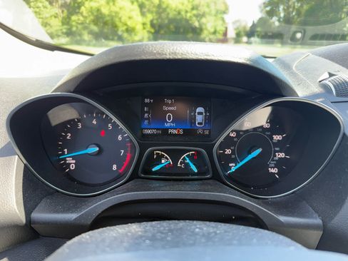 Used 2019 Ford Escape Titanium AWD/4WD image 16