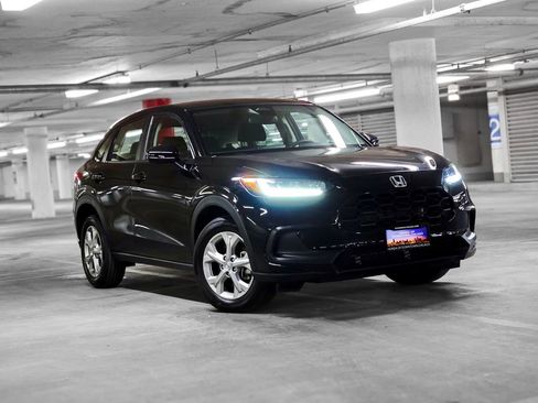 Used 2025 Honda HR-V LX image 4