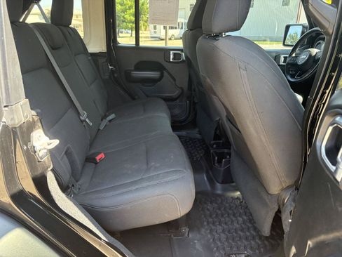 Used 2019 Jeep Wrangler Unlimited Sport S AWD/4WD image 13