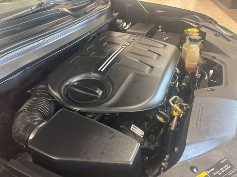 Used 2022 Jeep Cherokee Trailhawk AWD/4WD image 35
