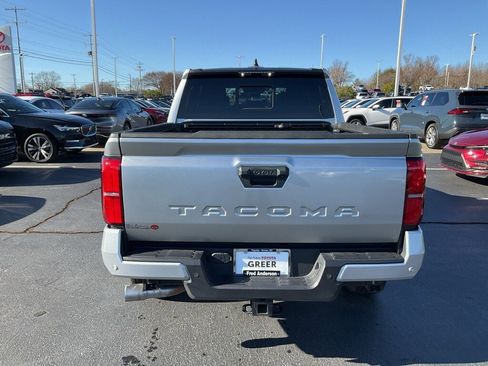 Used 2025 Toyota Tacoma SR5 image 16