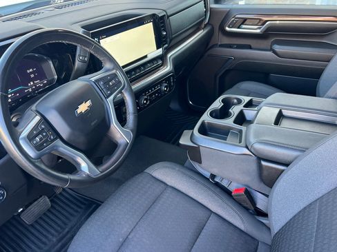 Used 2024 Chevrolet Silverado 2500 LT w/ Convenience Package image 10