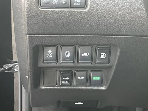 Used 2020 Nissan Rogue SV AWD/4WD image 20